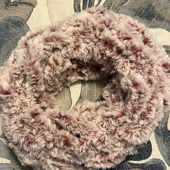 HANDMADE - SOFTEST Cowl Infinity Scarf Arm Knit!! - Picture 4 of 5